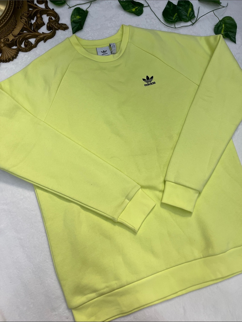 Adidas Yellow Pullover Sweatshirt size Large